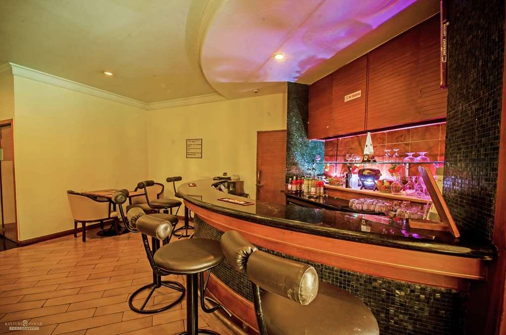 纳西克丽晶优质度假酒店 餐厅 照片