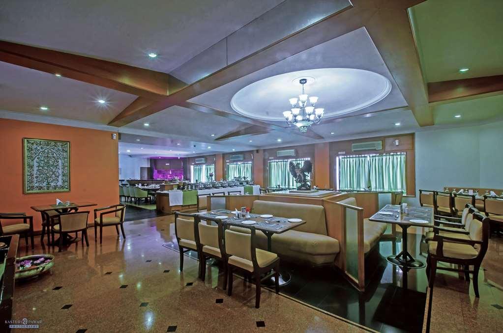 纳西克丽晶优质度假酒店 餐厅 照片